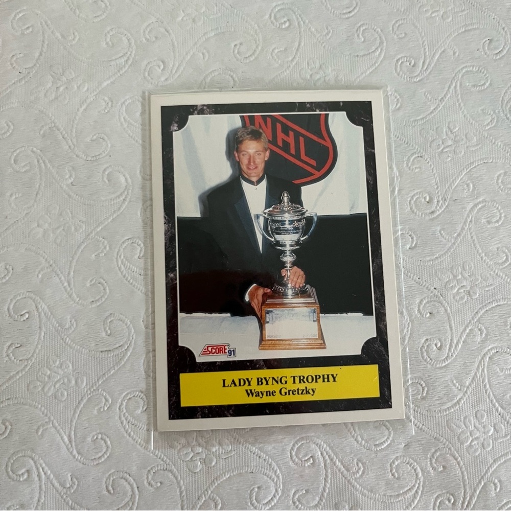 324 Wayne Gretzky Lady Byng Trophy Card